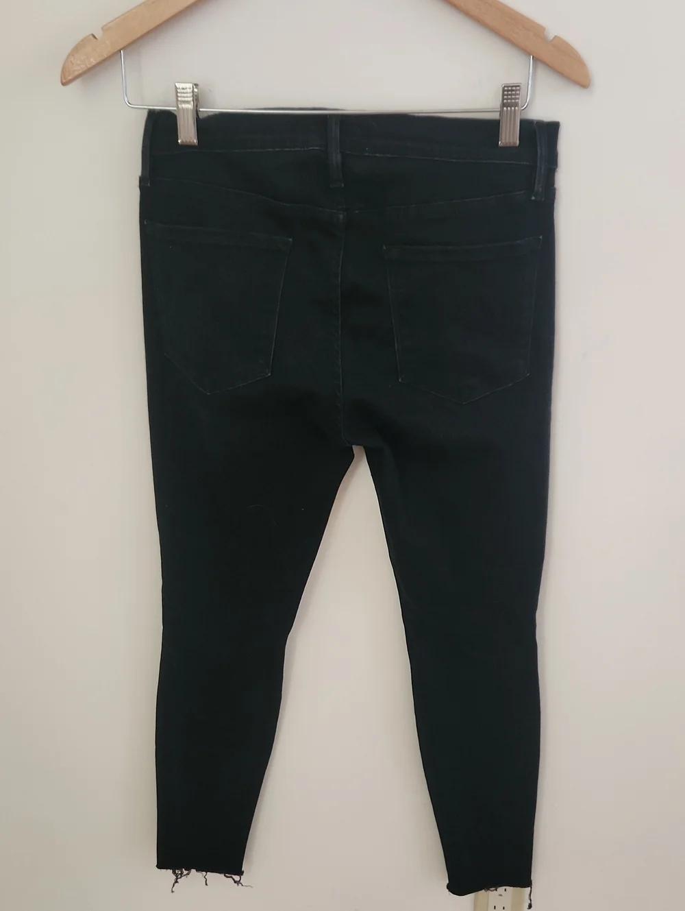 Frame Denim Black Le Skinny De Jeane Jeans Distressed Knees 29